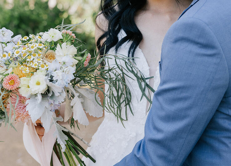 sweet sping / bridal bouquet / peach, cream, periwinkle / Brye Moments Photography