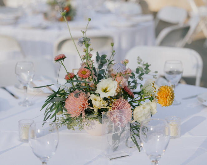 sweet sping / reception centerpiece / peach, cream, periwinkle / Brye Moments Photography